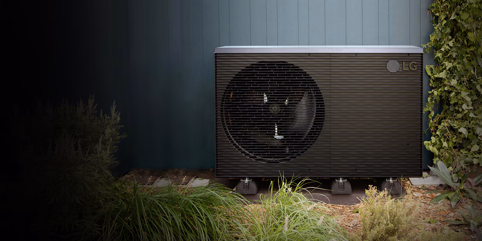 Buitenunit van een warmtepomp van KlimaatCREW